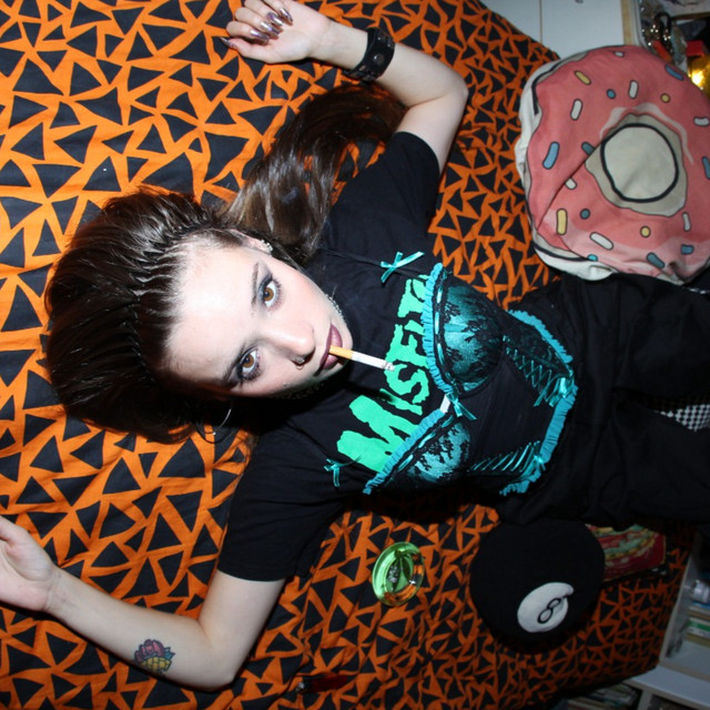 Elane & Santa Salut image