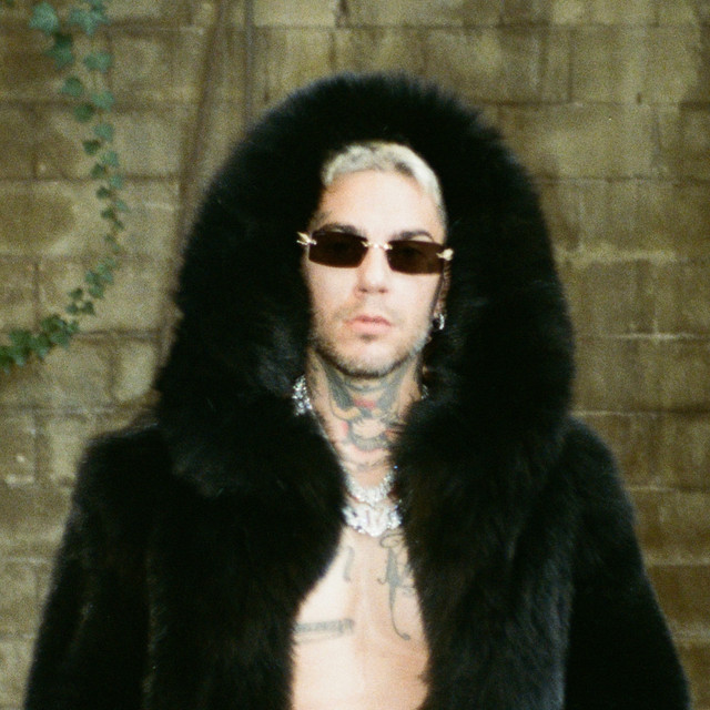Emis Killa image