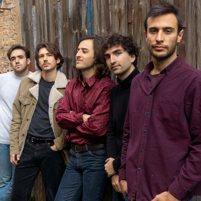 Esquina Finlandia image