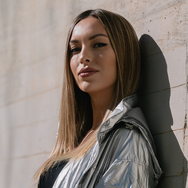 Esther Bronchal image