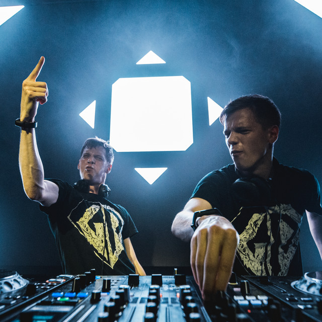 Gancher & Ruin image