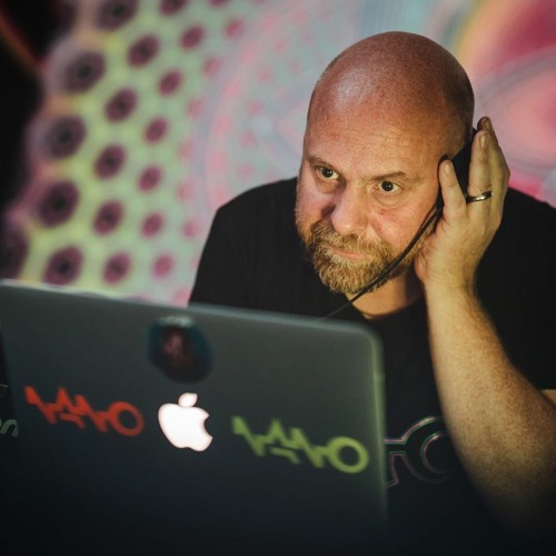 Laughing Buddha image