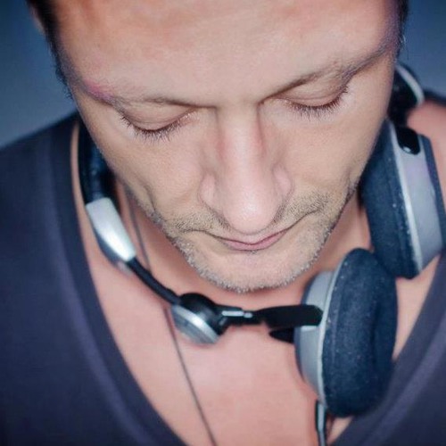 MORENO (El Barrio, Alba BKK / DE)