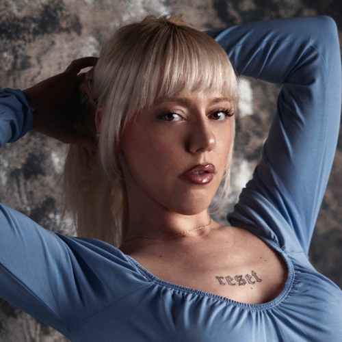 Valentina Izumi image