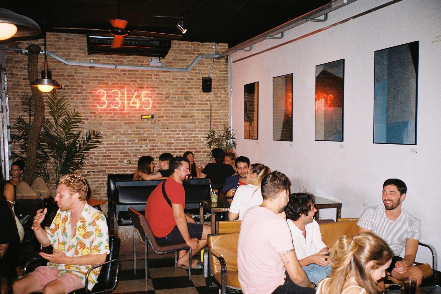 33 | 45 gallery image