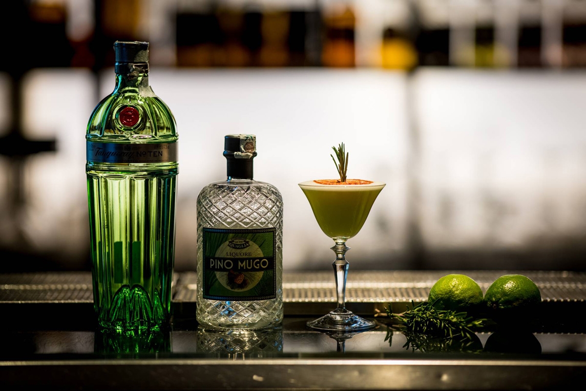 Frank Bar gallery image