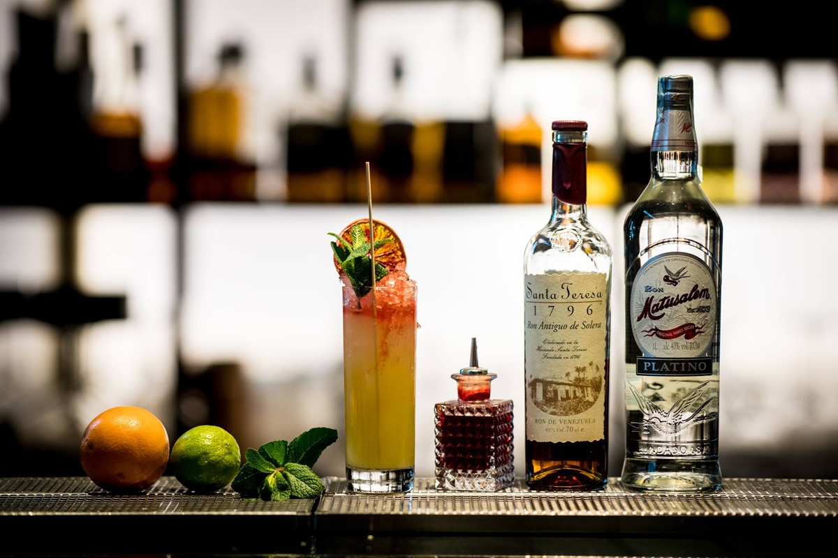 Frank Bar gallery image