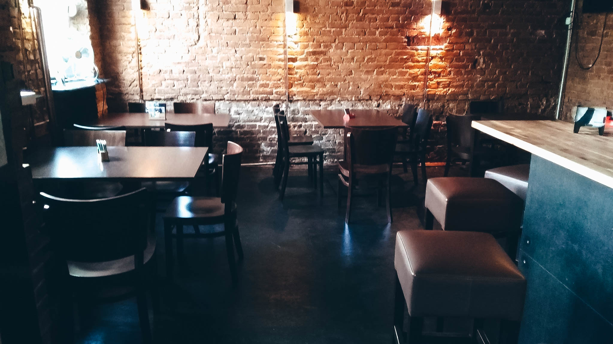 Interface Bar - drinks & games gallery image