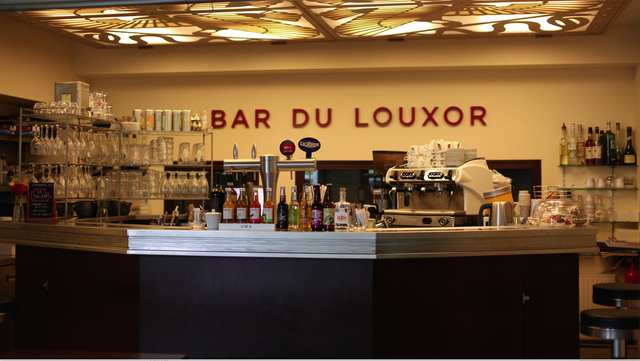 Le bar du Louxor gallery image