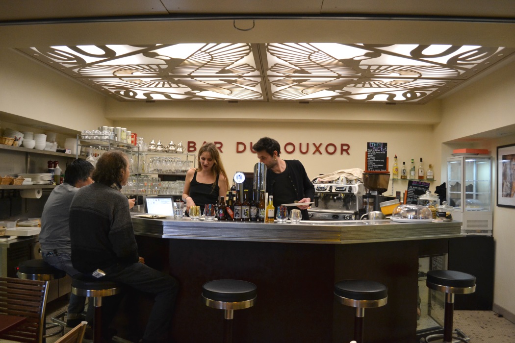 Le bar du Louxor gallery image