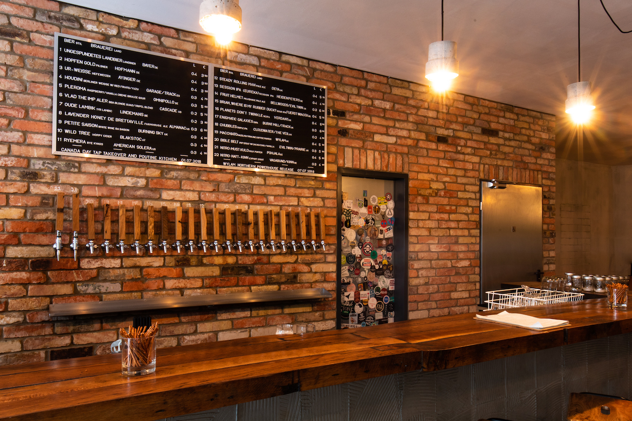 MUTED HORN gallery image