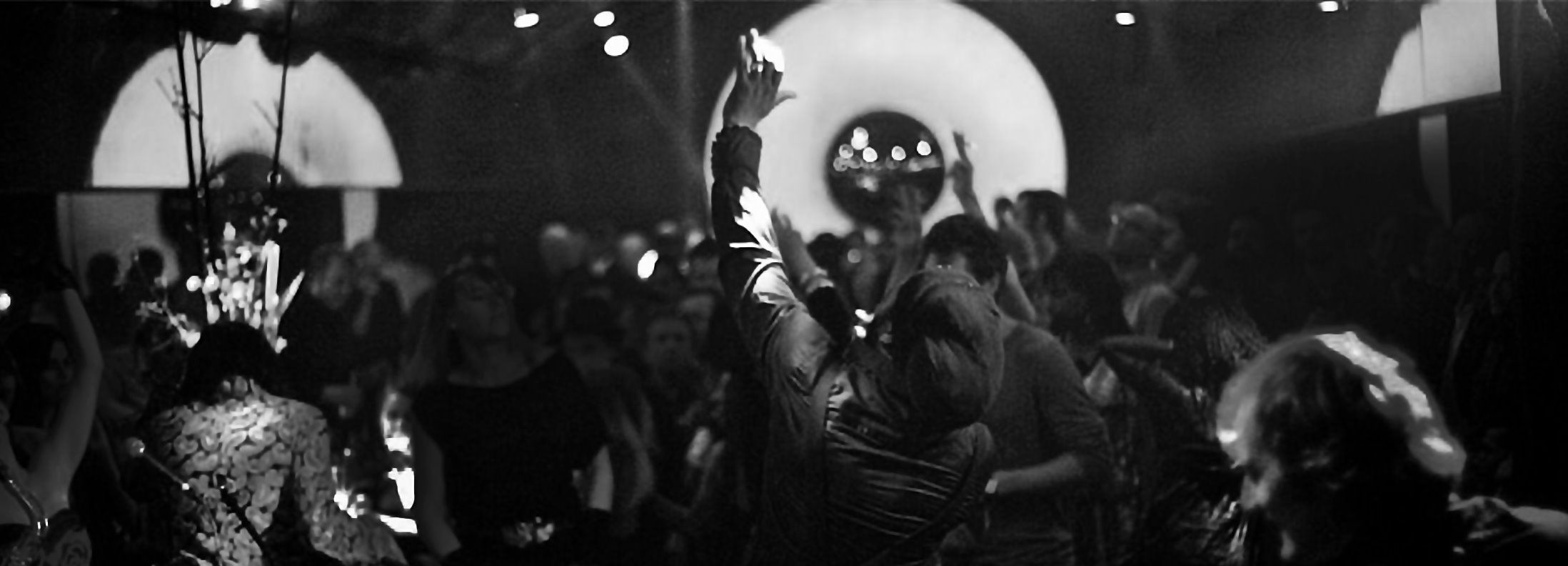 Tausend gallery image