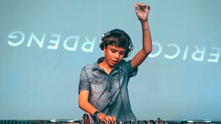 Featured image for: Descubre al Dj de Techno mas joven del mundo