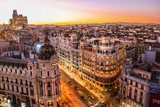 Featured image for: Les 10 meilleures boîtes de nuit à Madrid en 2024 (…et pourquoi il faut toutes les visiter)