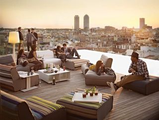 Featured image for: 10 meilleurs rooftops de Barcelone : soirées, afterwork, piscine et musique