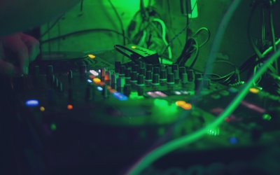 These are the 10 longest DJ sets ever seen in the history of electronic music
