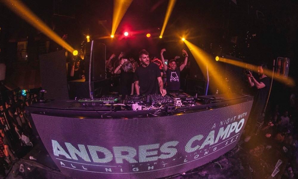 The story of a man who touched the sky with his most faithful audience