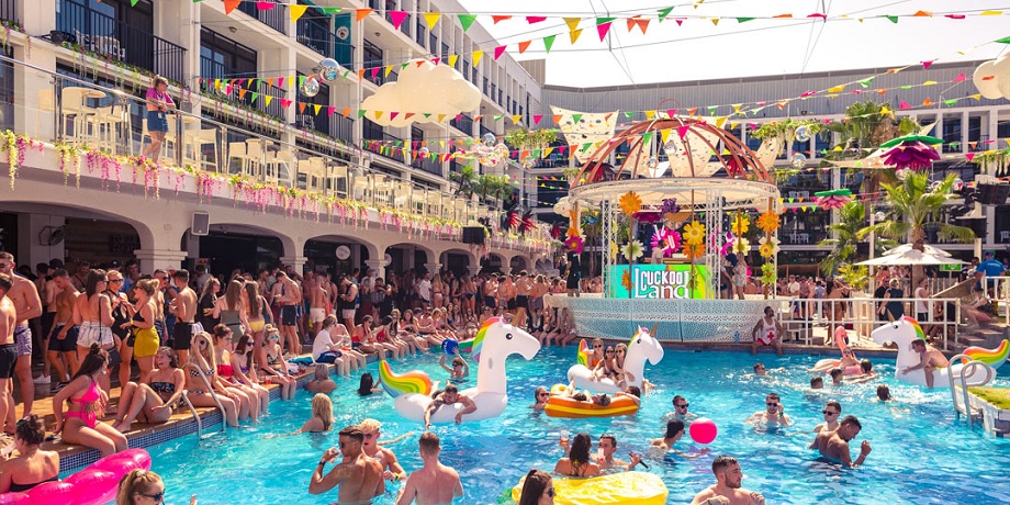 10 Hotels with Epic Pool Parties