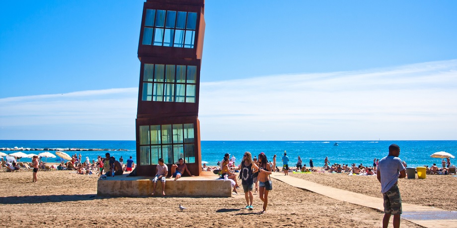 playa de la barceloneta barcelona guia erasmus xceed