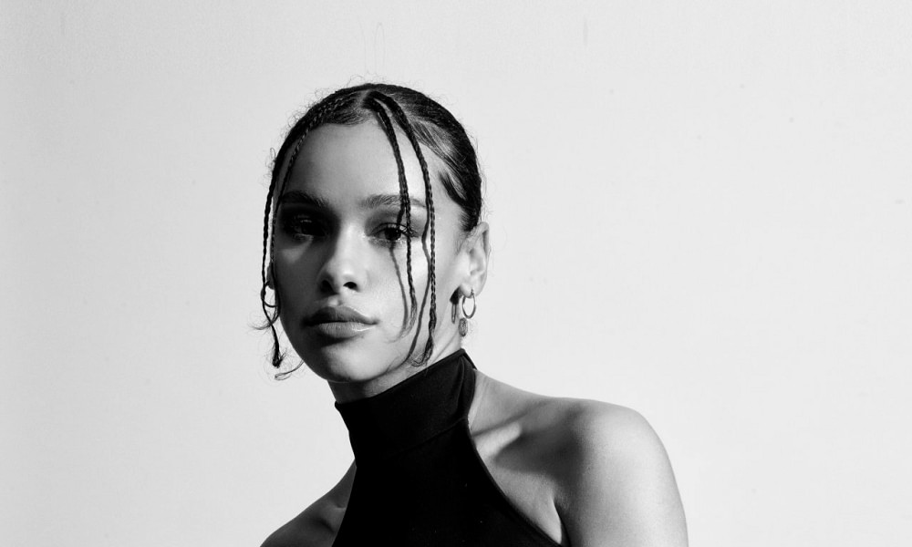 Interview with Raven: “I wanted to make something emotional, dark and sexy”