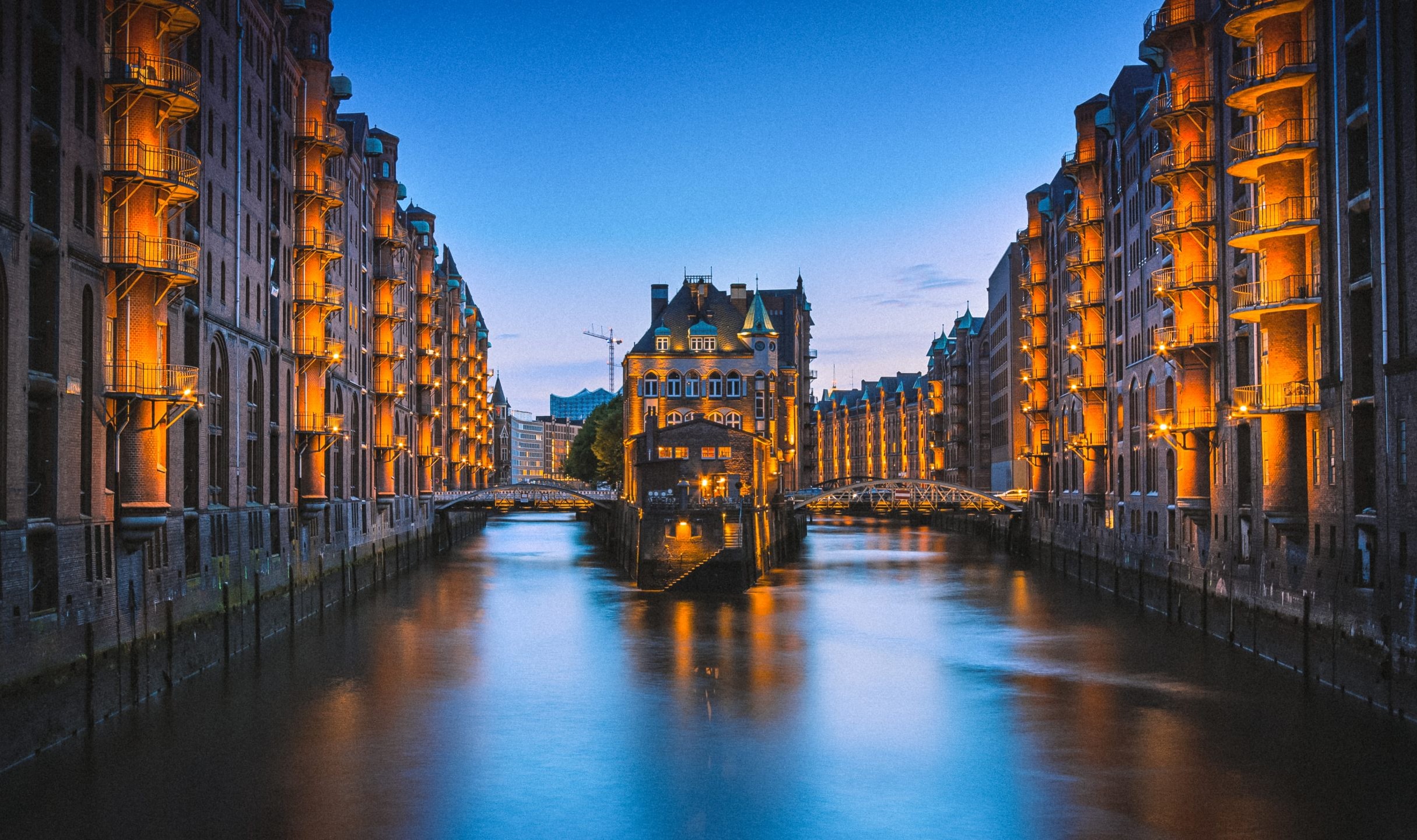 Top 10 best clubs and restaurants in Hamburg (…and why you should visit them all)