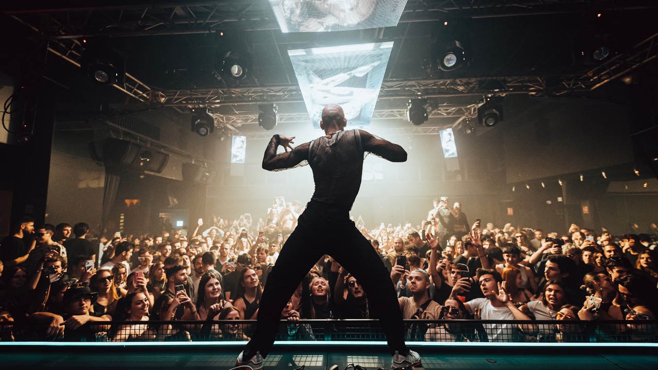 El murciélago está de vuelta: Spook inaugura abril con una imponente programación