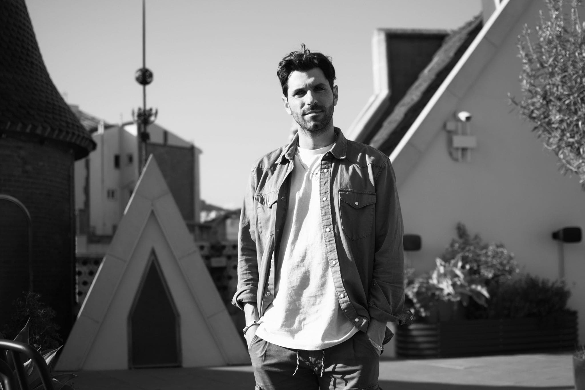 Squire unveils his most sincere side with ‘Tell Me The Truth’