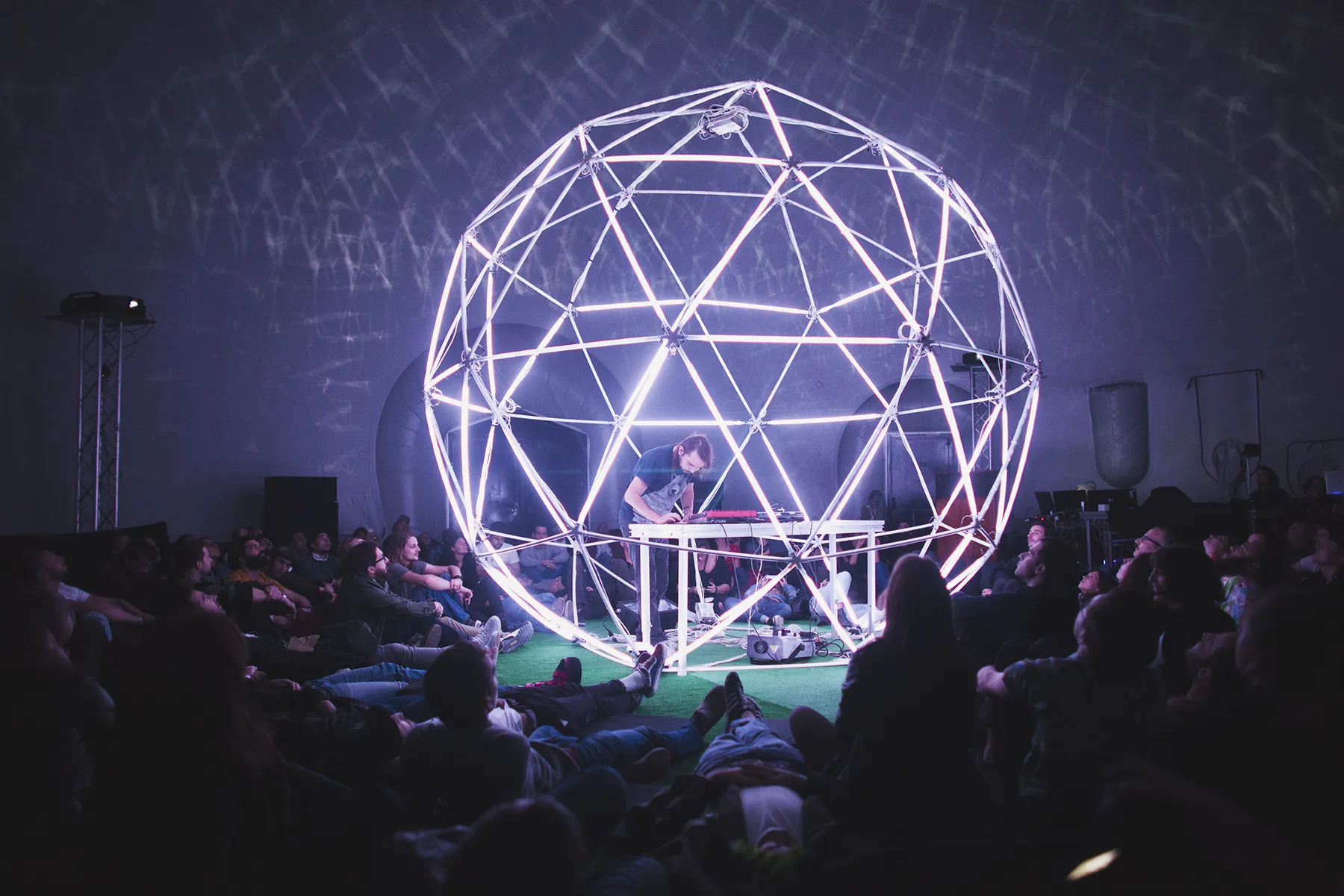 MIRA will illuminate Barcelona with audiovisual shows, concerts, and more in its 2023 edition