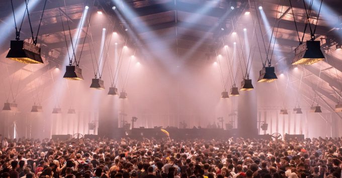 dancefloor with people and lightning on dekmantel 2024 amsterdam festival electronic music