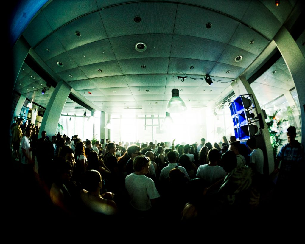 Picture of the crowd at The AOS party in a club in Hamburg