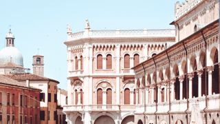 Cover for: Padova