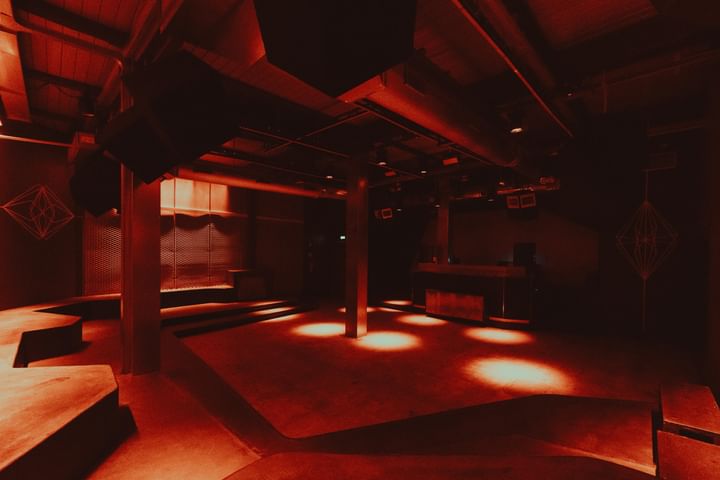 Cover for venue: Azimut
