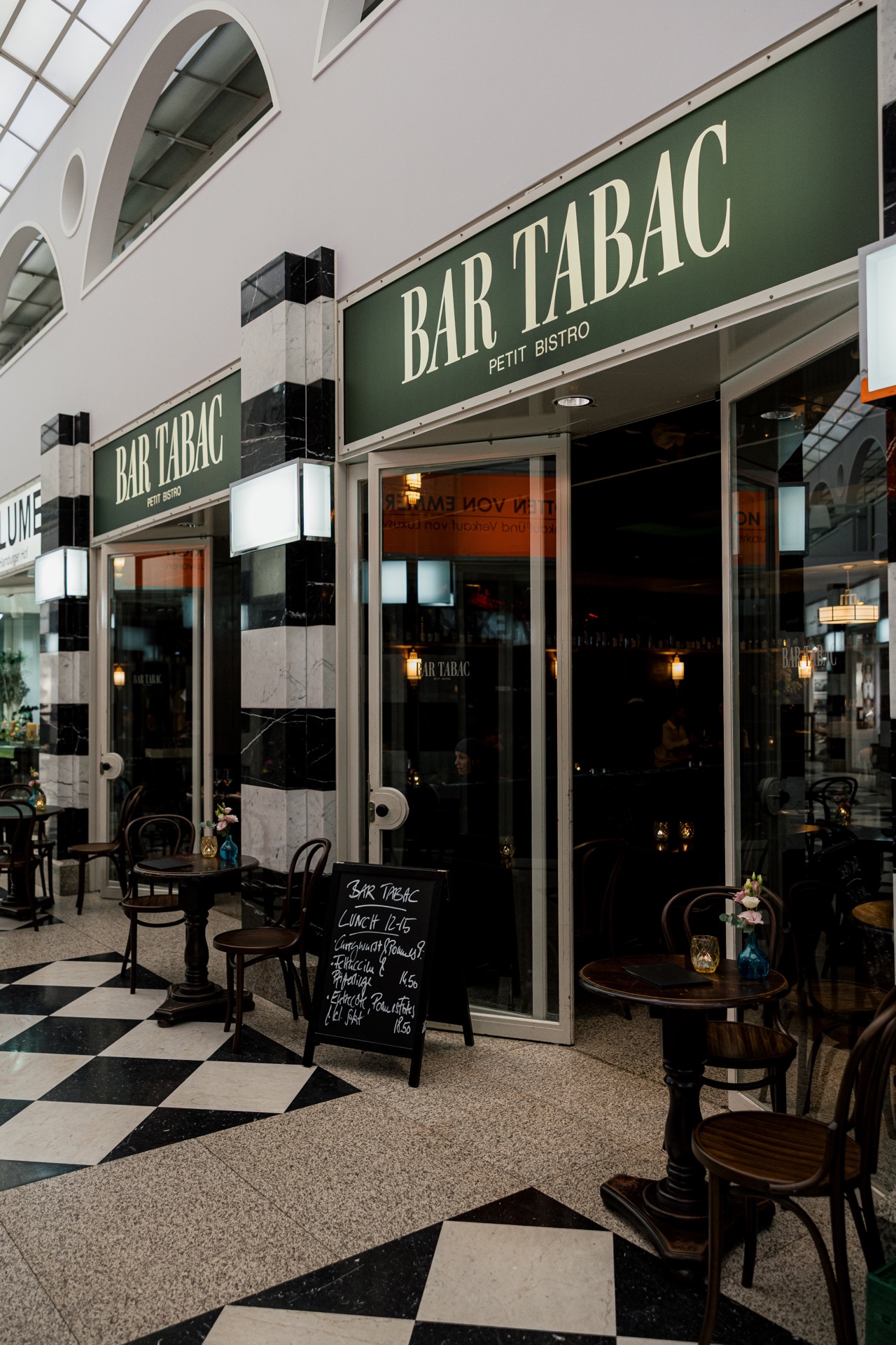 Bar Tabac image