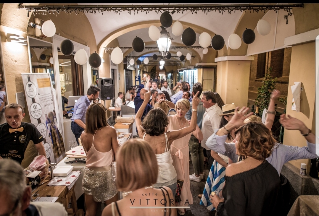 Caffè della Vittoria image