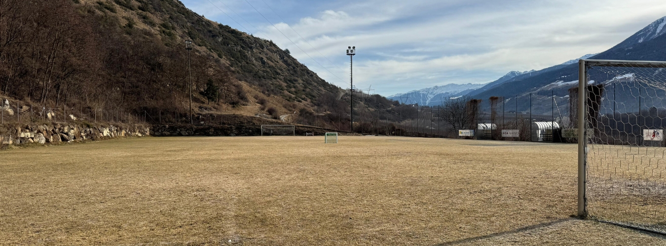 Fußballplatz Laas image