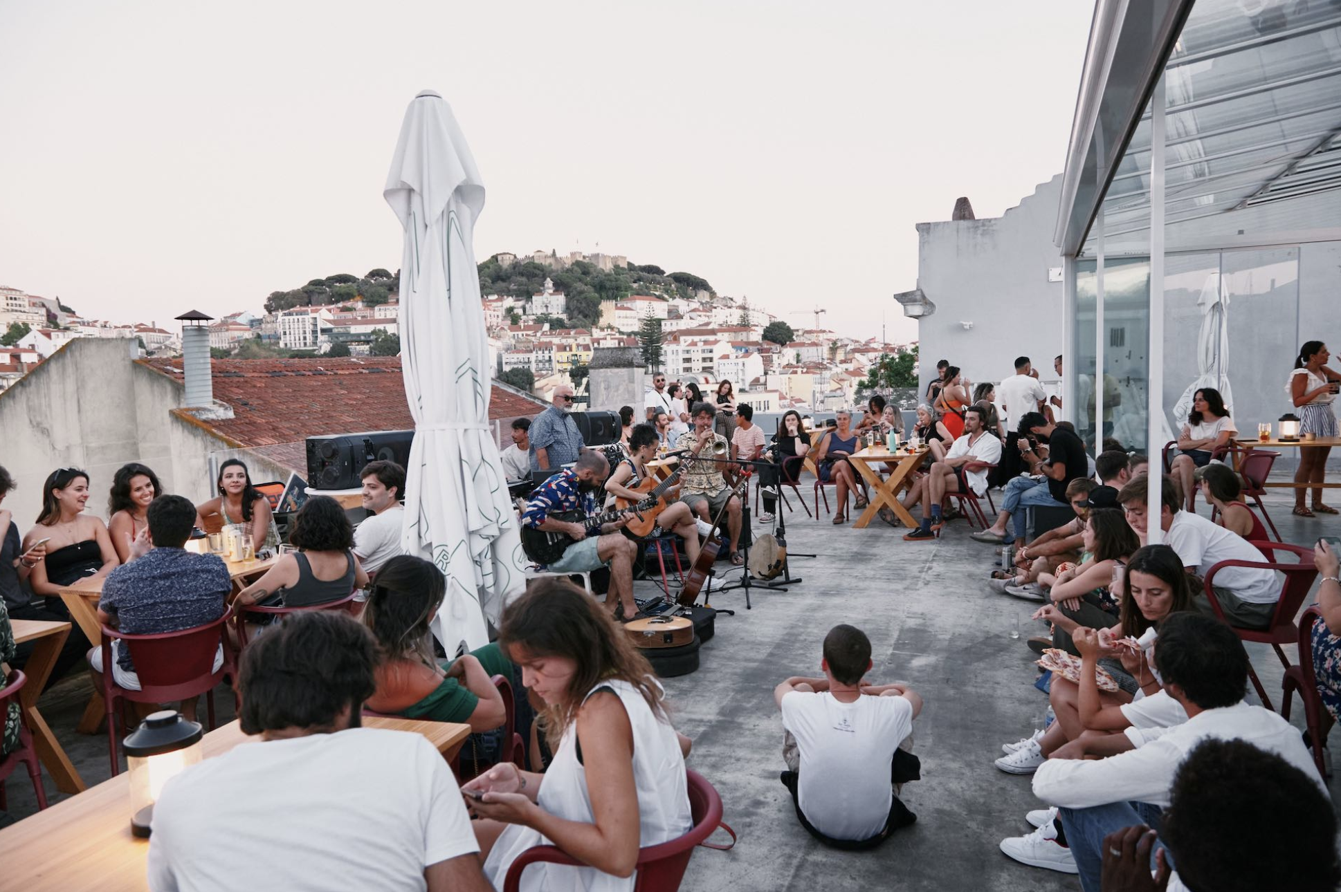 Miradouro de Baixo image