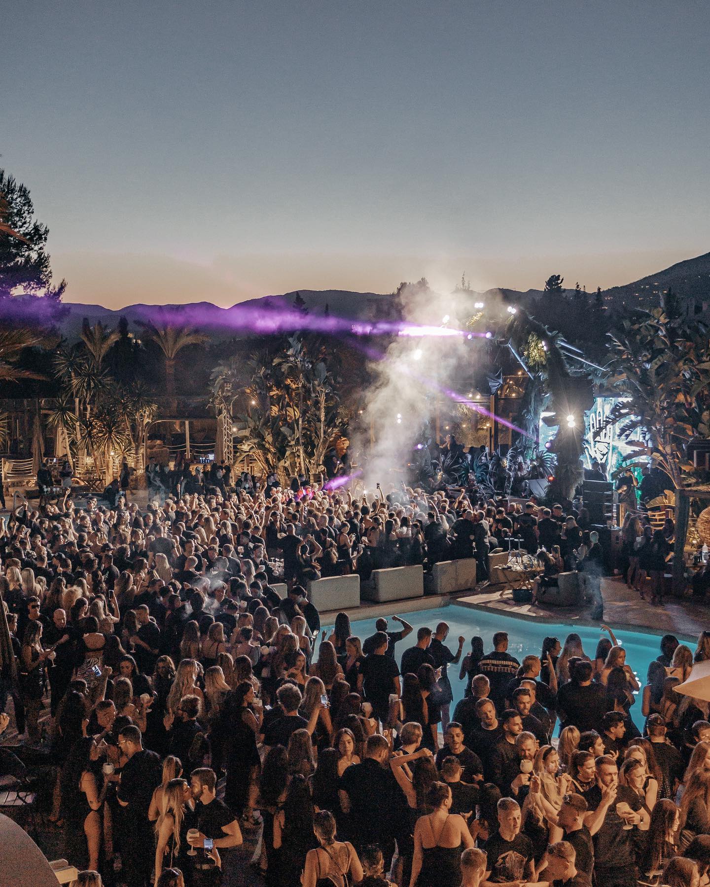 NAÔ Pool Club image