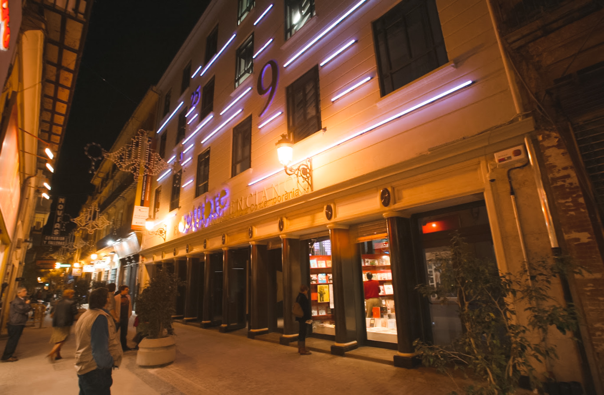 Octubre Centre de Cultura Contemporània image