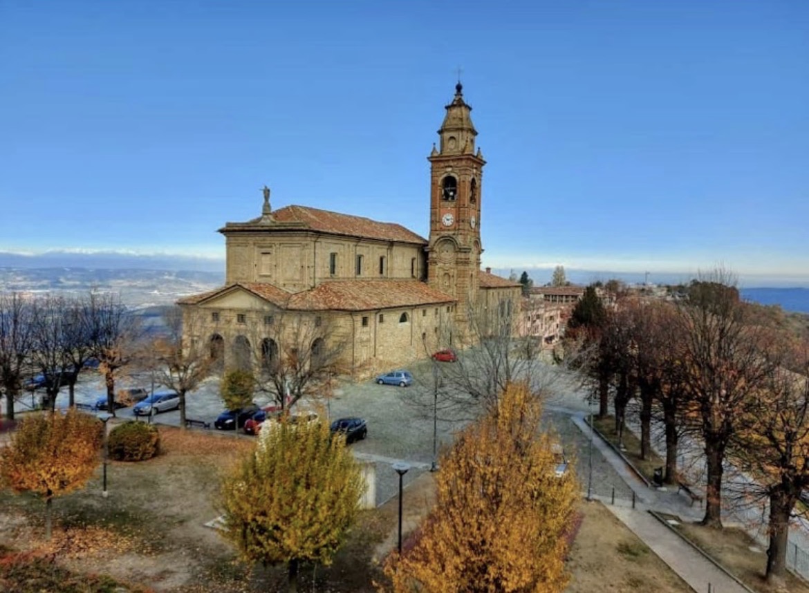 Piazza della Chiesa di Diano d’Alba image