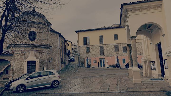 Cover for venue: Piazza San Leonardo