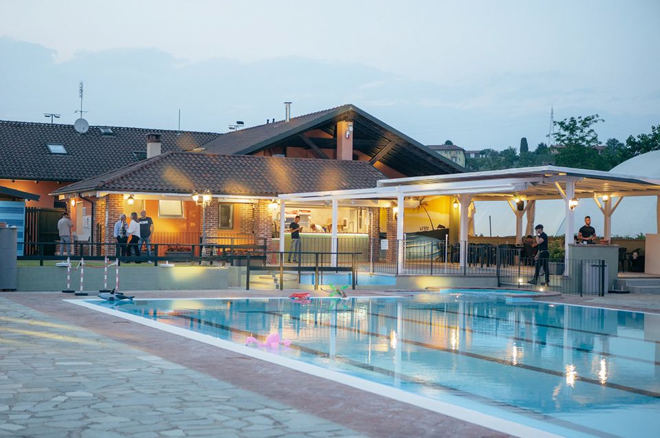 Piscina Zero Club image