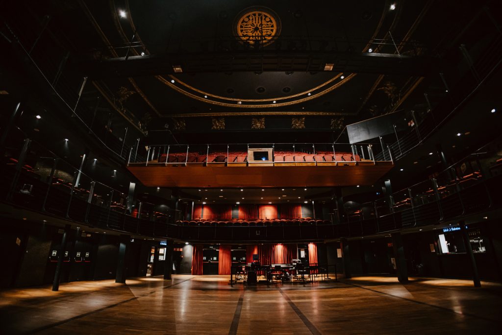 Sala Paral·lel 62 image