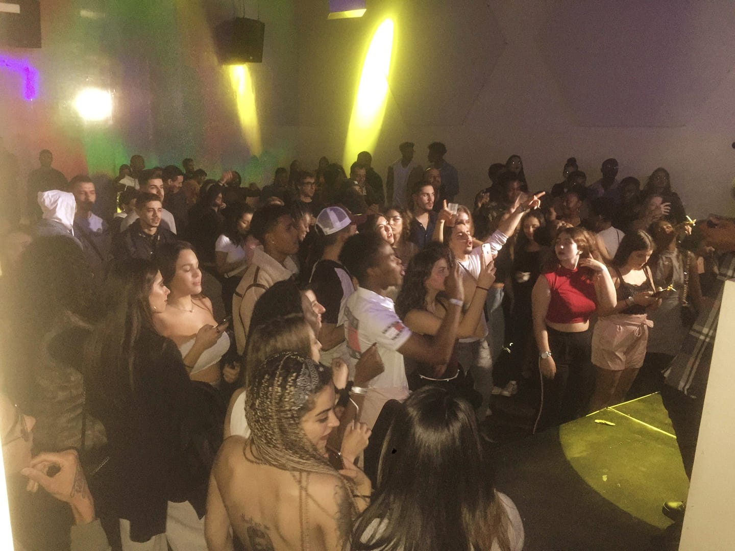 Avenue Club gallery image