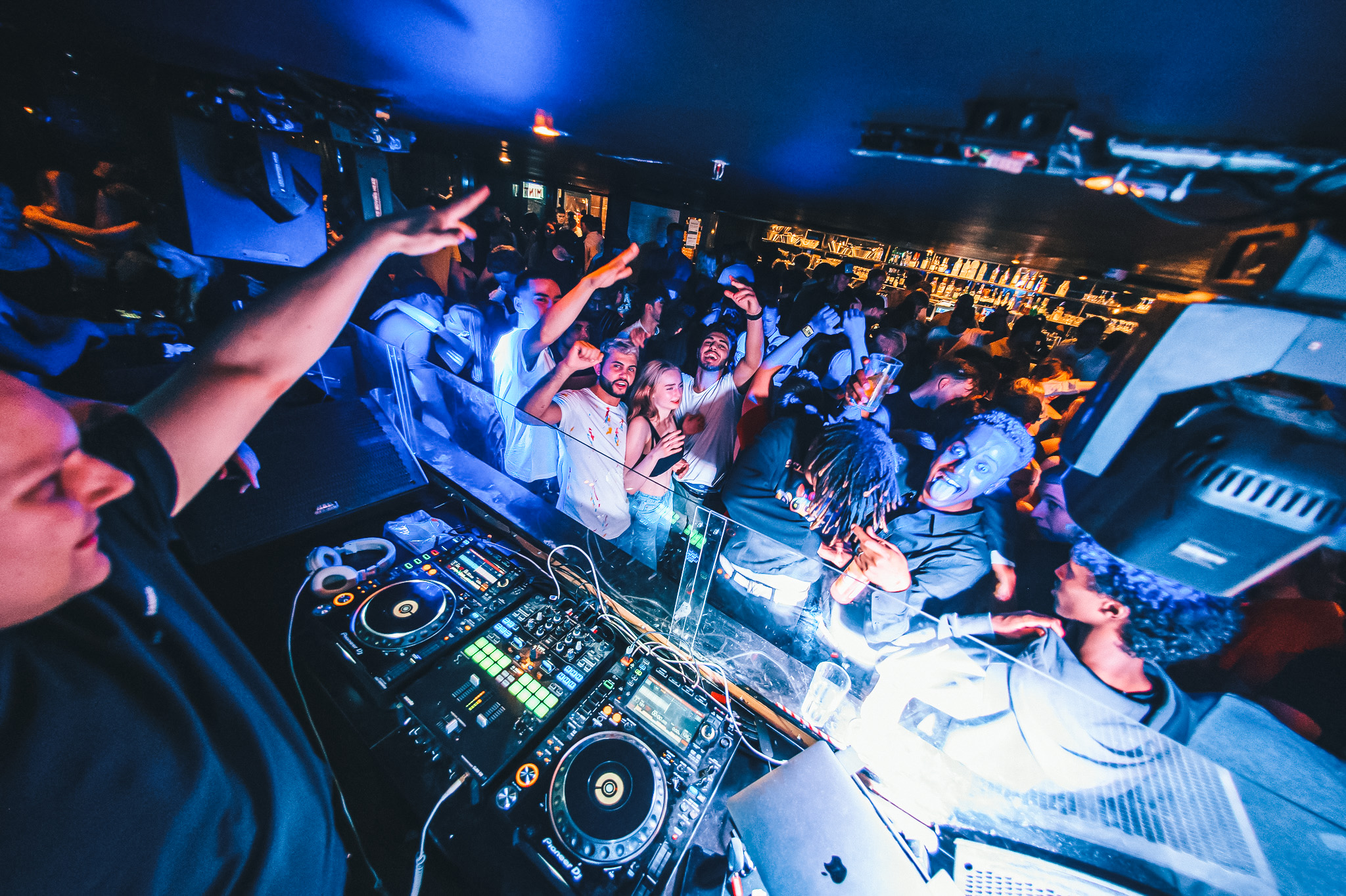 Baarikärpänen gallery image