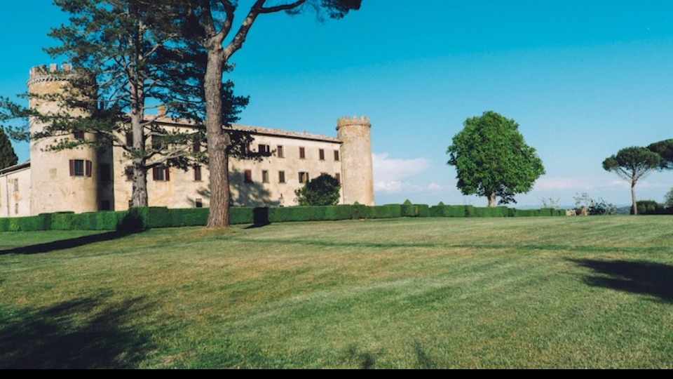 Calcione Castle gallery image