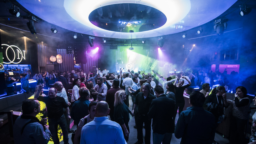 Committee Valencia gallery image