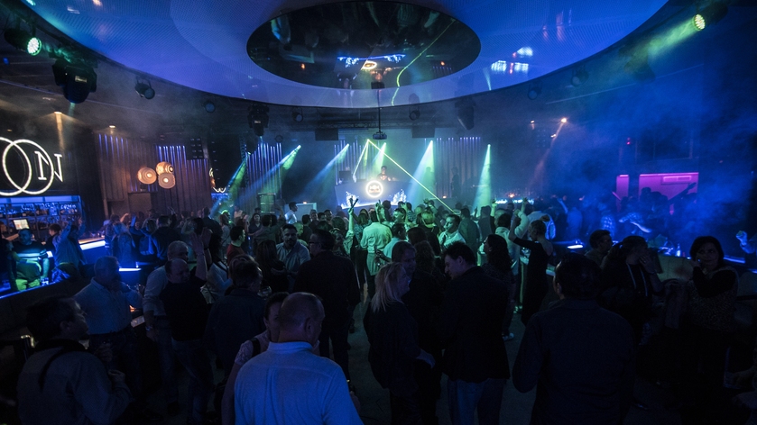 Committee Valencia gallery image