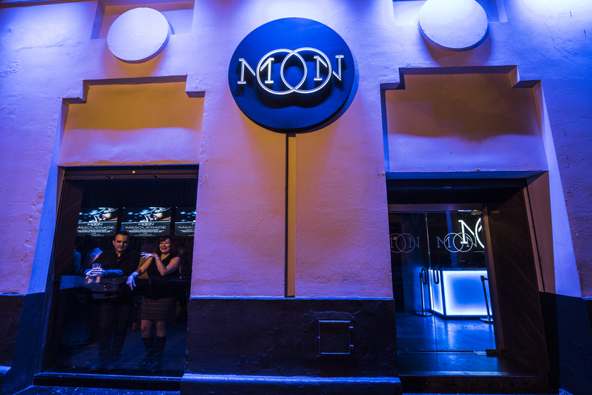 Committee Valencia gallery image