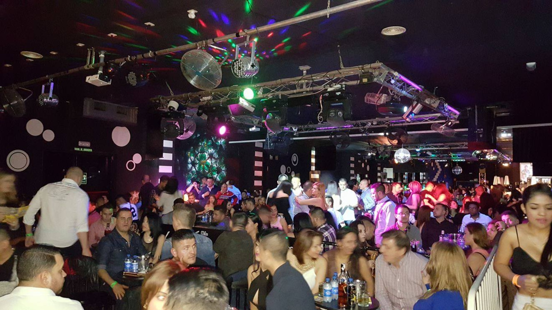 Discoteca Caña Brava gallery image