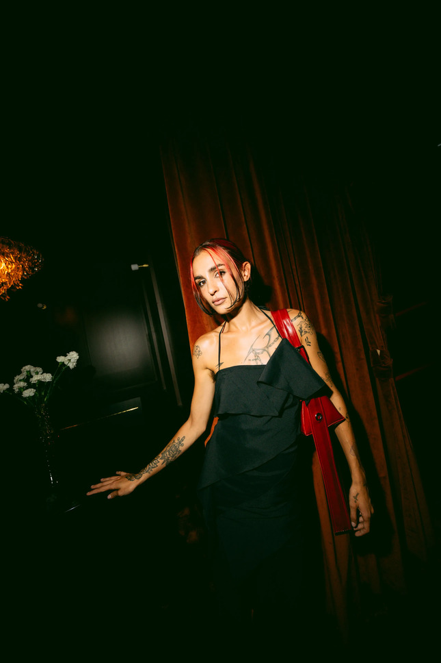 El Internacional gallery image